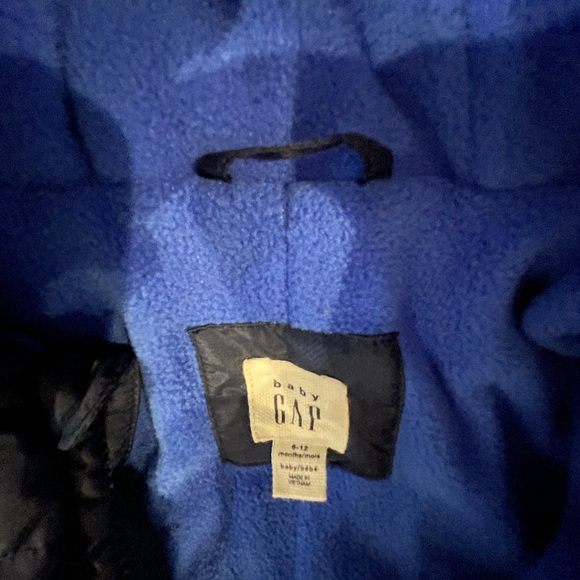 Baby GAP snowsuit - Picture 2 of 2